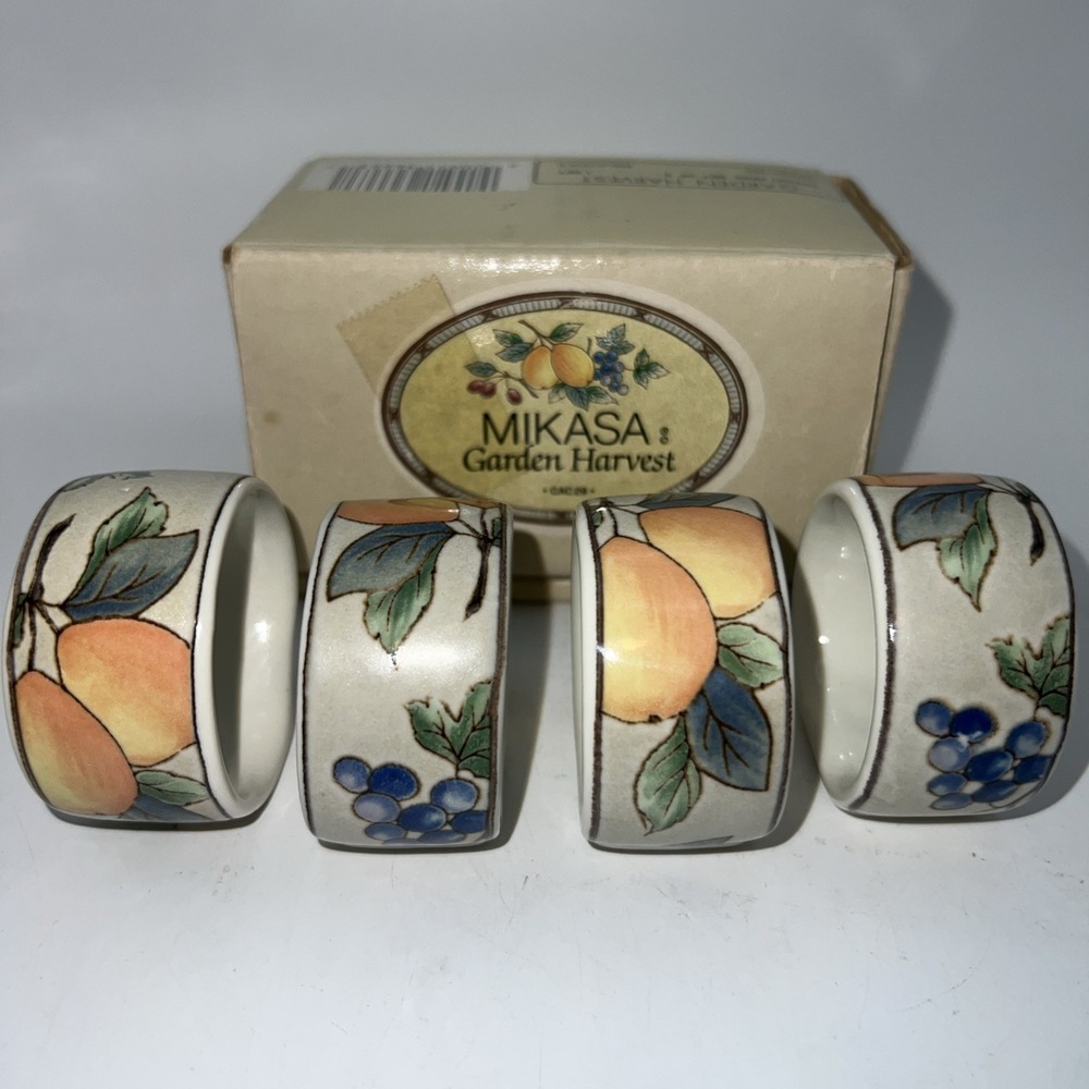 Mikasa "Garden Harvest" Set Of Four (4) Ceramic Napkin Rings - 2 Inch